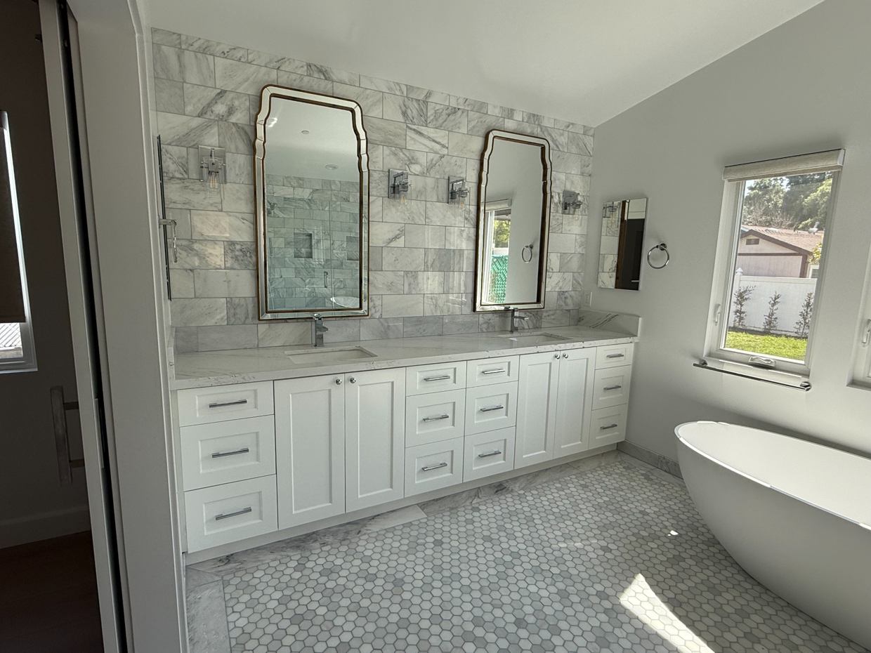 Contemporary Bathroom Renovation — project photograph 2