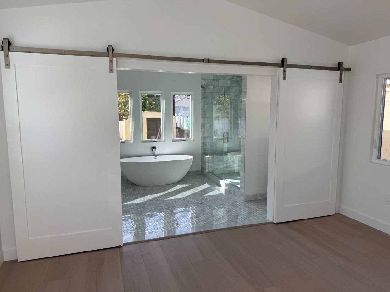 Contemporary Bathroom Renovation — project photograph 3