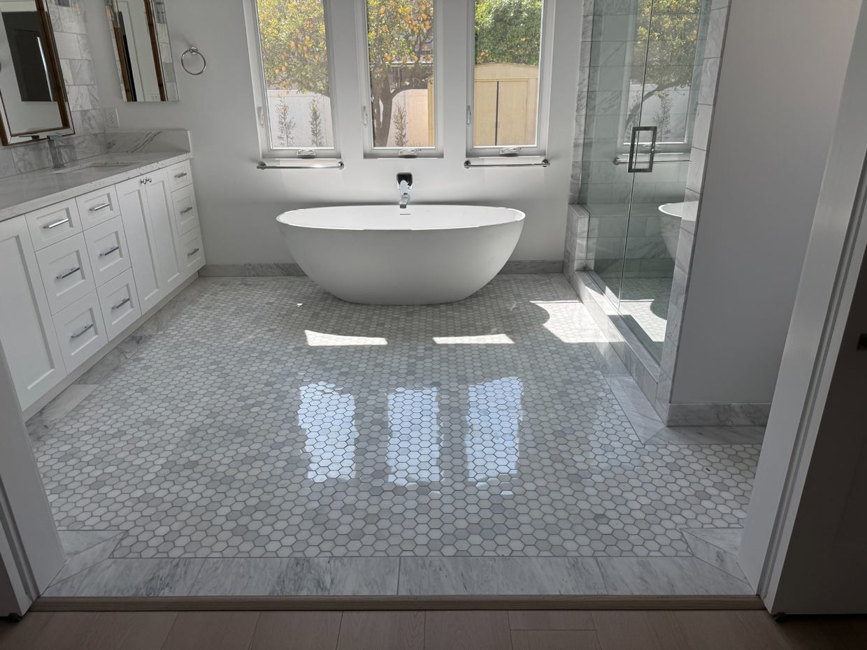 Contemporary Bathroom Renovation — project photograph 4