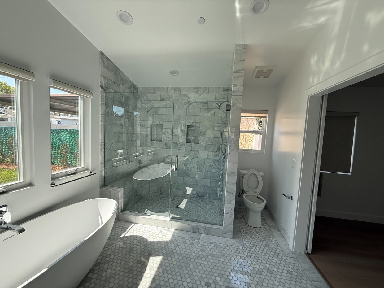 Contemporary Bathroom Renovation — project photograph 5